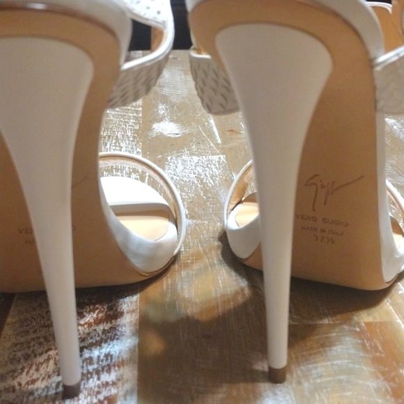 New Giusepe Zanotti snakeskins Heels - Picture 3 of 6